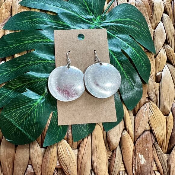 BOGO FREE SILVER HAMMERED DISK EARRINGS - Picture 1 of 5